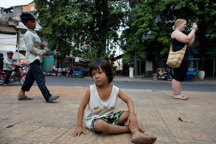 [cambodia_08.jpg]