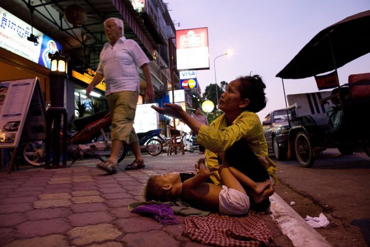[cambodia_01.jpg]