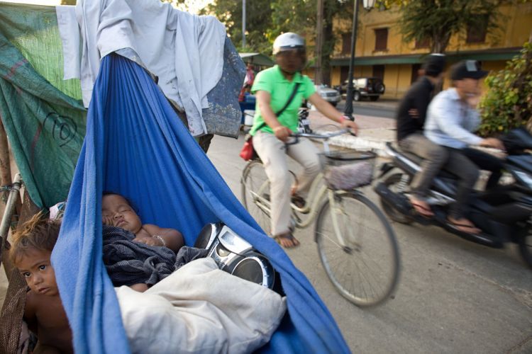 [cambodia_07.jpg]