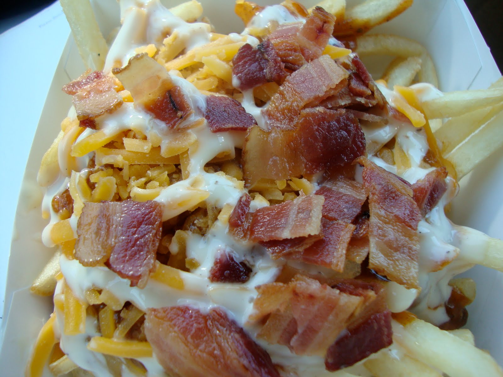 An Immovable Feast Fast Food Review Wienerschnitzel's Bacon Ranch Chili Cheese Fries