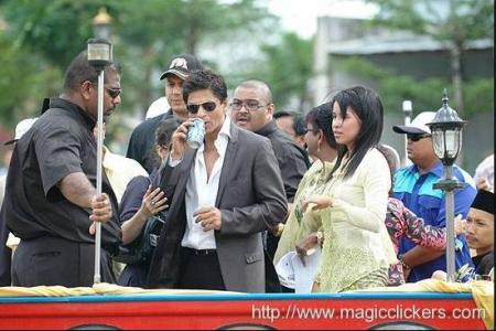 [srk3.jpg]