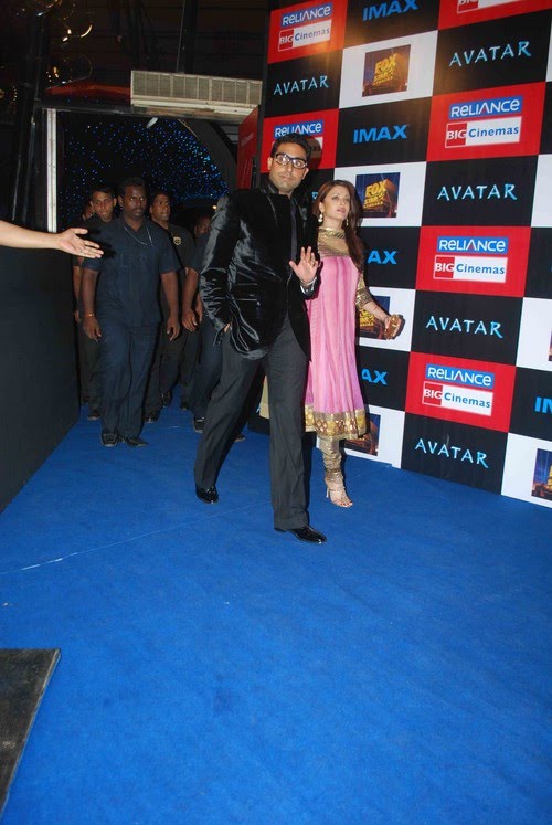 [Abishek_Bachchan_and_Aishwarya_Rai_Bachchan-at-the-Avatar-Premiere.jpg]