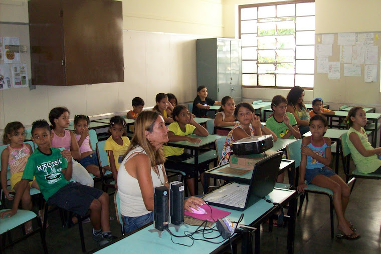 Exibição de vídeos sobre dengue (Ação Integrada da Escola Municipal Santa Terezinha-abril de 2009)
