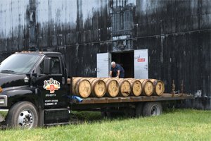 [jim+destillary+1.jpg]