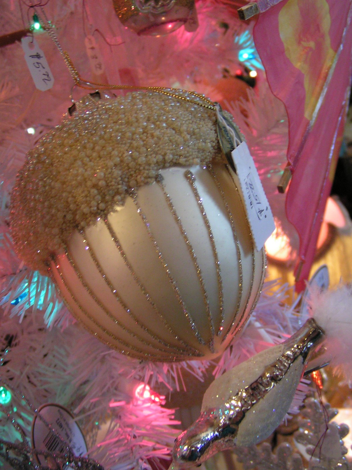 [11-24-08+Xmas+Orn+in+Riverside+(6).JPG]