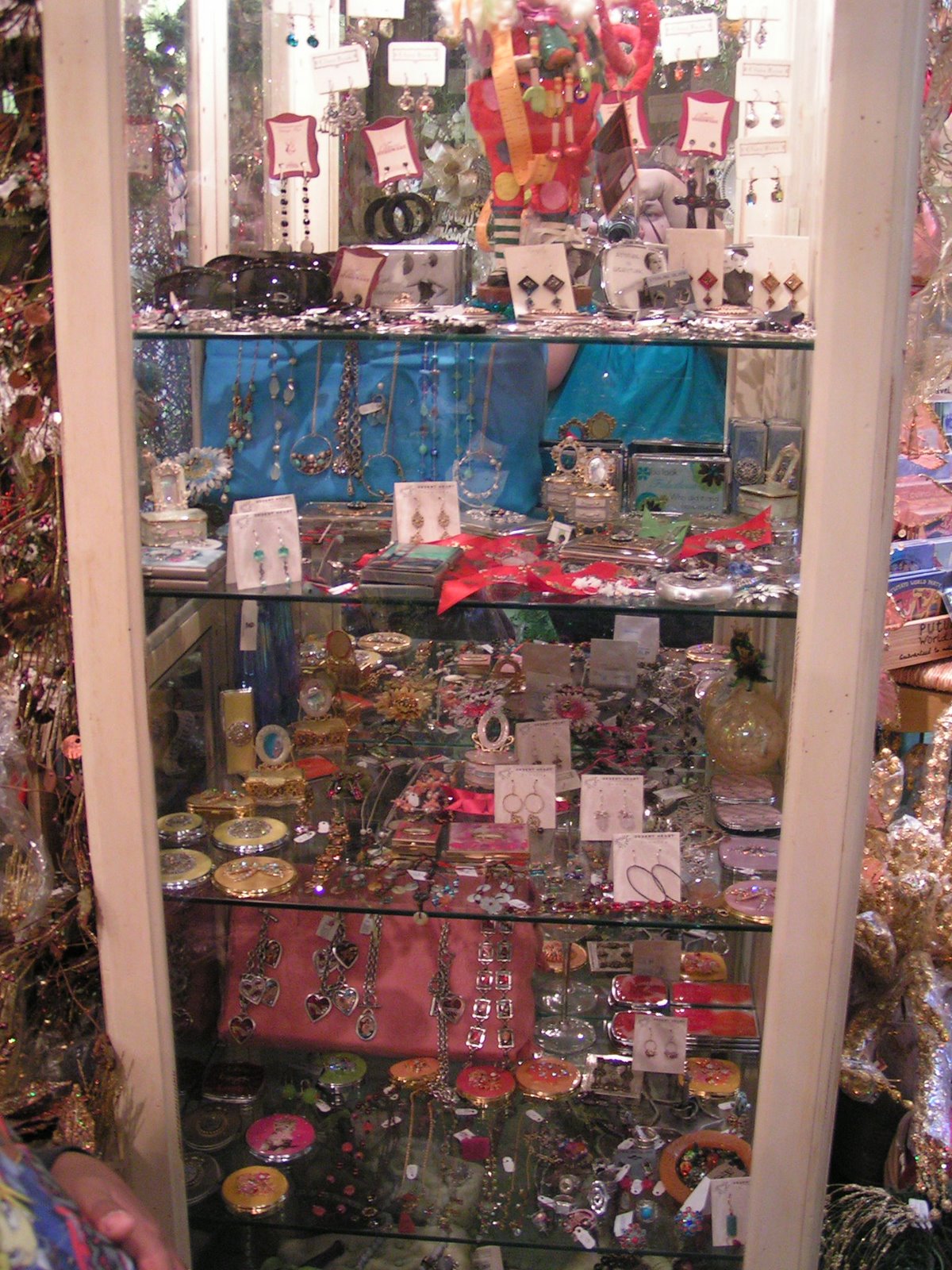 [11-24-08+Xmas+Orn+in+Riverside+(28).JPG]