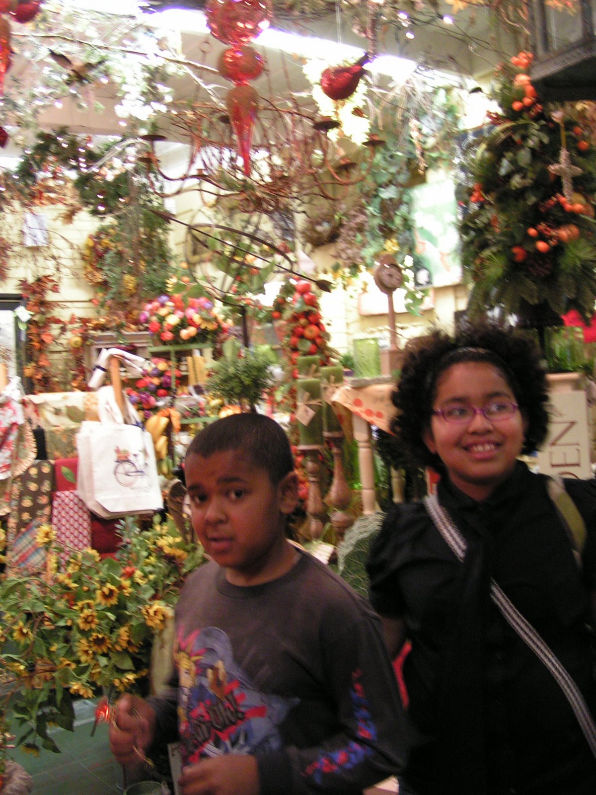 [11-24-08+Xmas+Orn+in+Riverside+(30).JPG]