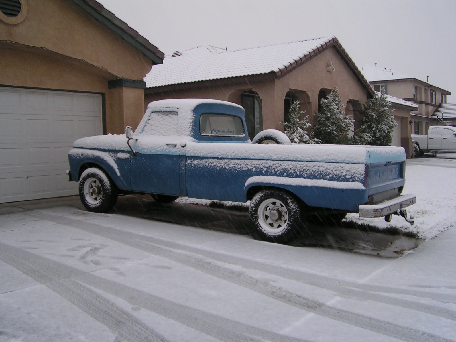 [12-17-08+Snow+009.JPG]
