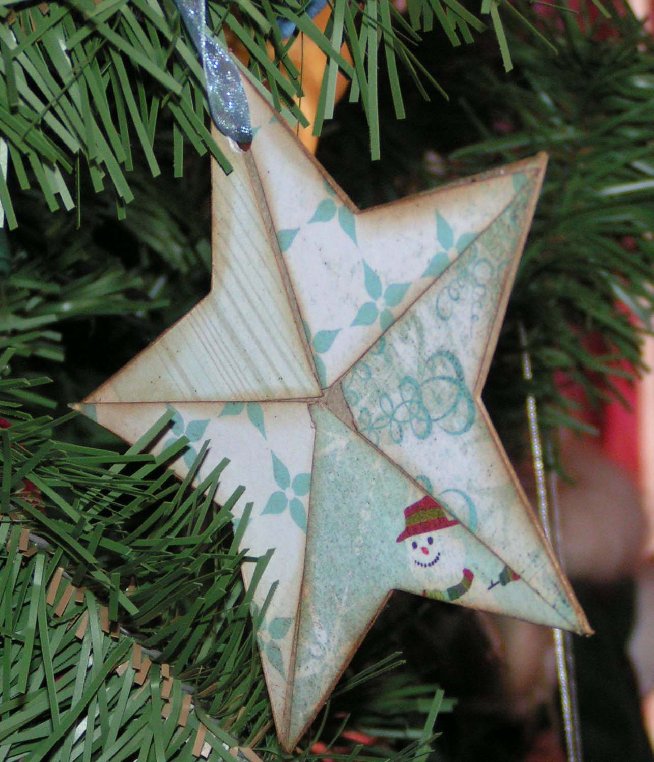 [12-26-08+Ornaments+003.JPG]