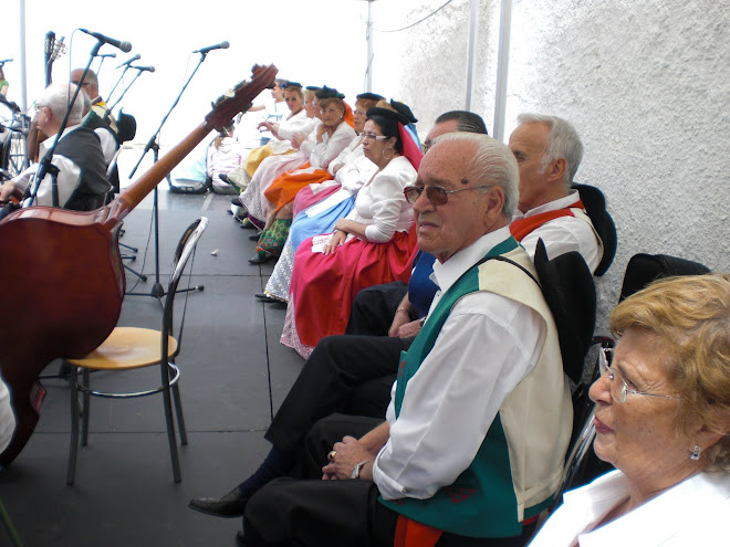 TIERRA GUANCHE: AGRUPACIÓN FOLKLÓRICA DE LA TERCERA EDAD DEL BARRIO