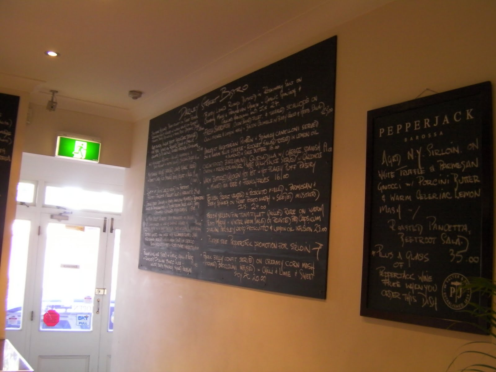 Buggles and Squeak reviews for breakfast, lunch and dinner. Review