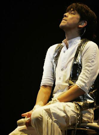 Korean Star: Ryu Si Won Sheds Tears Reminiscing About Park Yong Ha