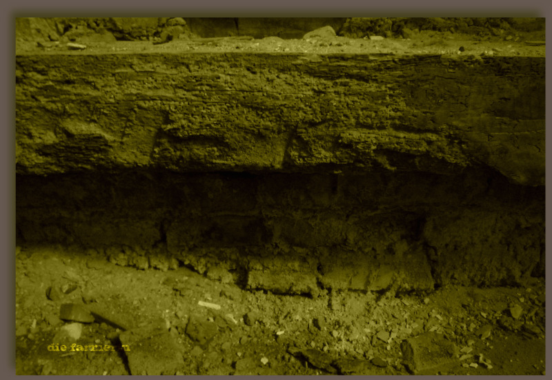 der hof: Und noch mehr Sand...