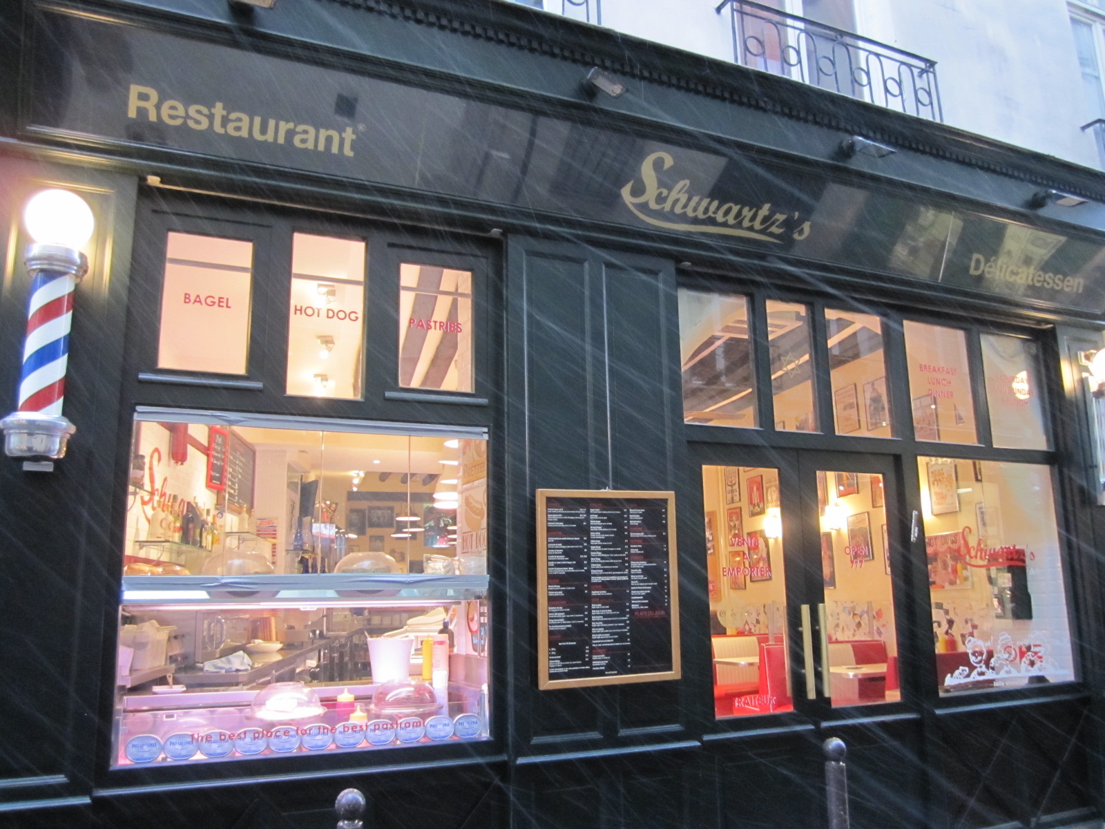 Schwartz's 16 Rue Des Ecouffes 75004 Paris Merci pour l'adresse: Best Cheescake in town