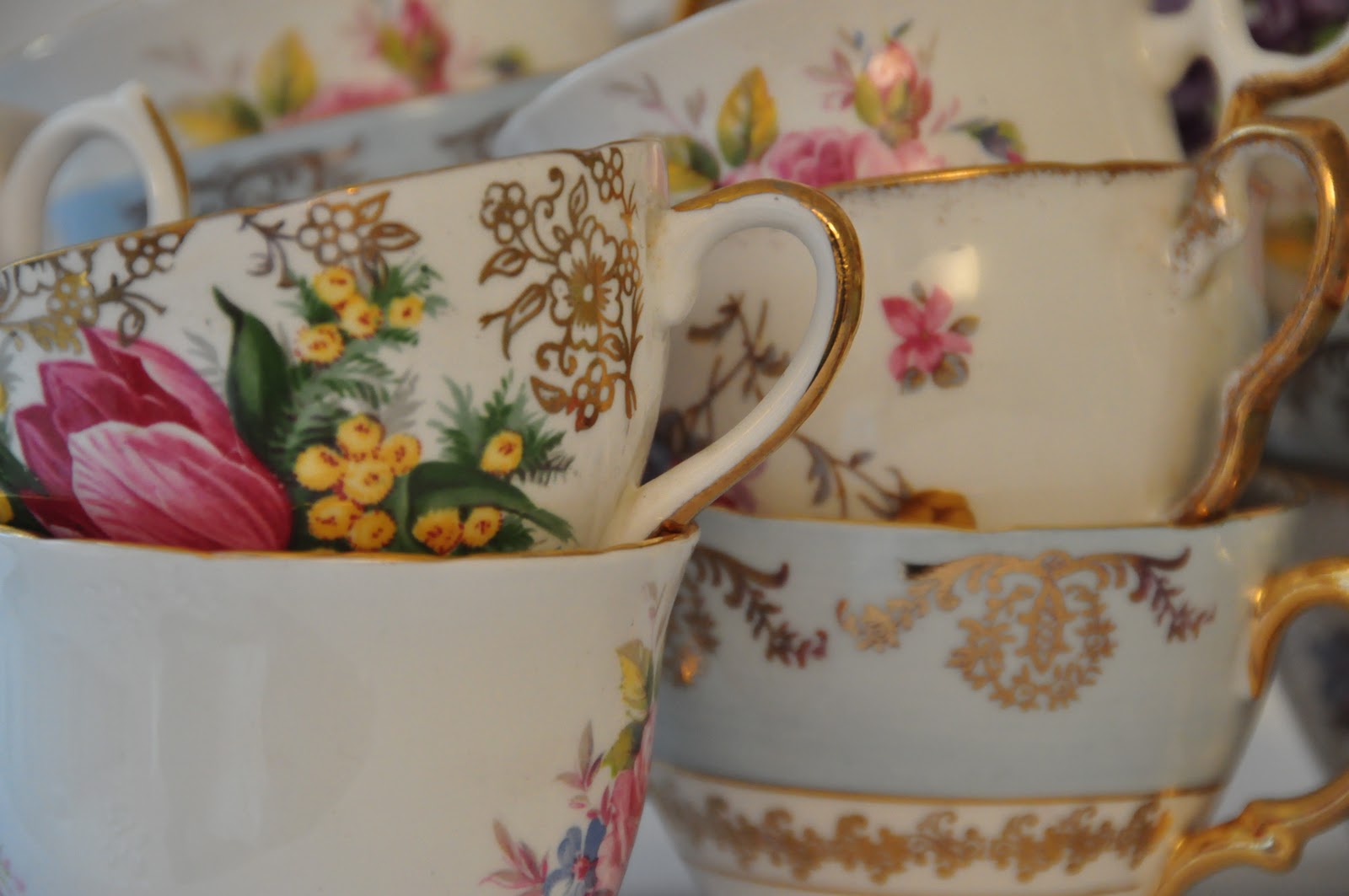 Blue Lights Photography {Wedding Wednesday} Vintage Crockery to Hire
