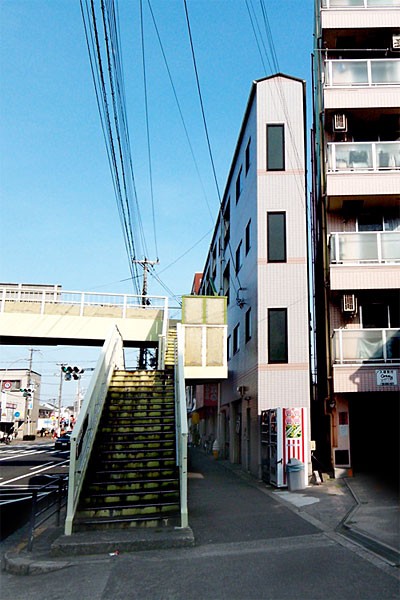 [Narrow-houses-Japan-02.jpg]