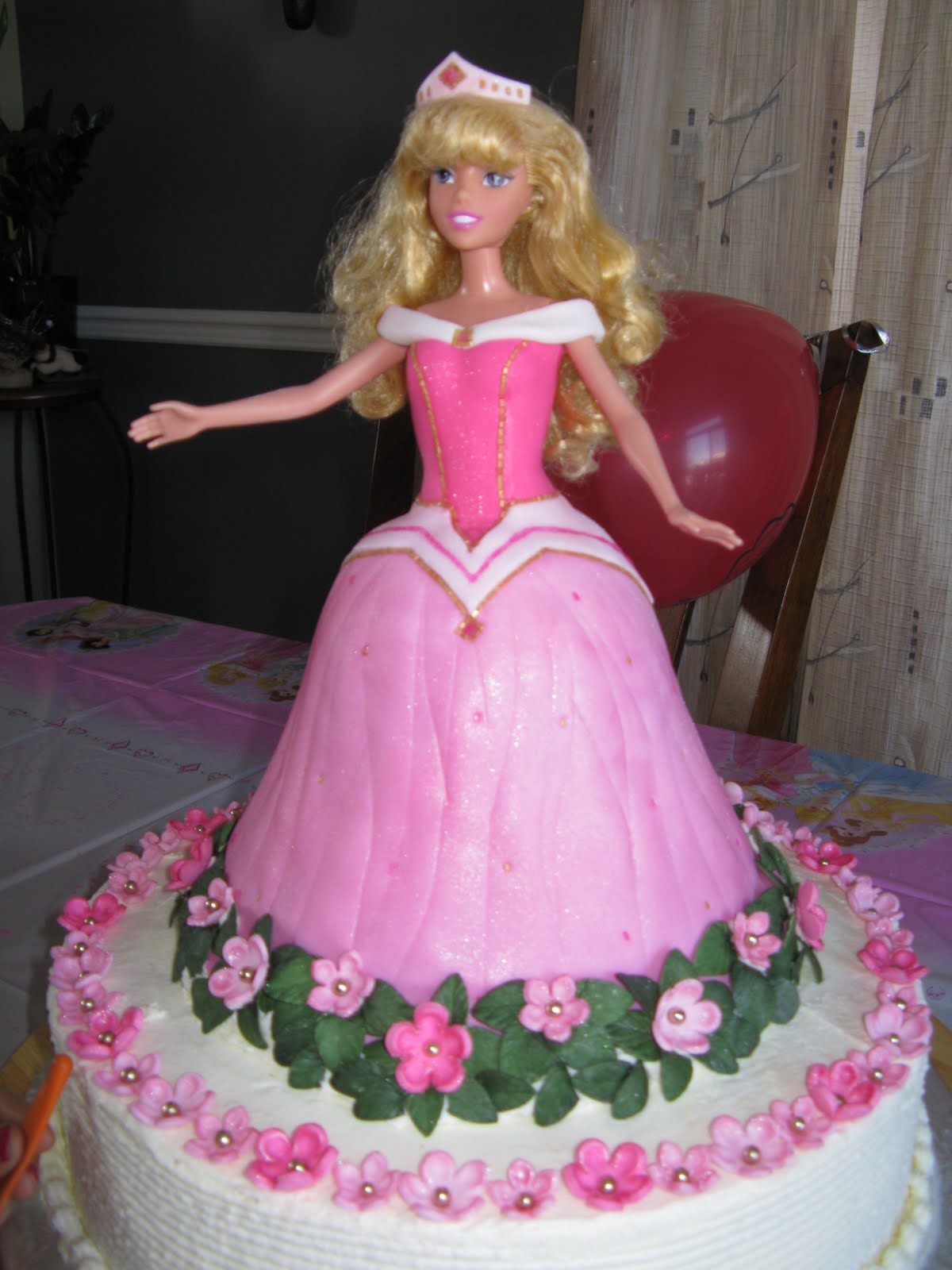 Gâteaux Design Gâteau Aurore La belle au bois dormant / Sleeping beauty Aurora cake