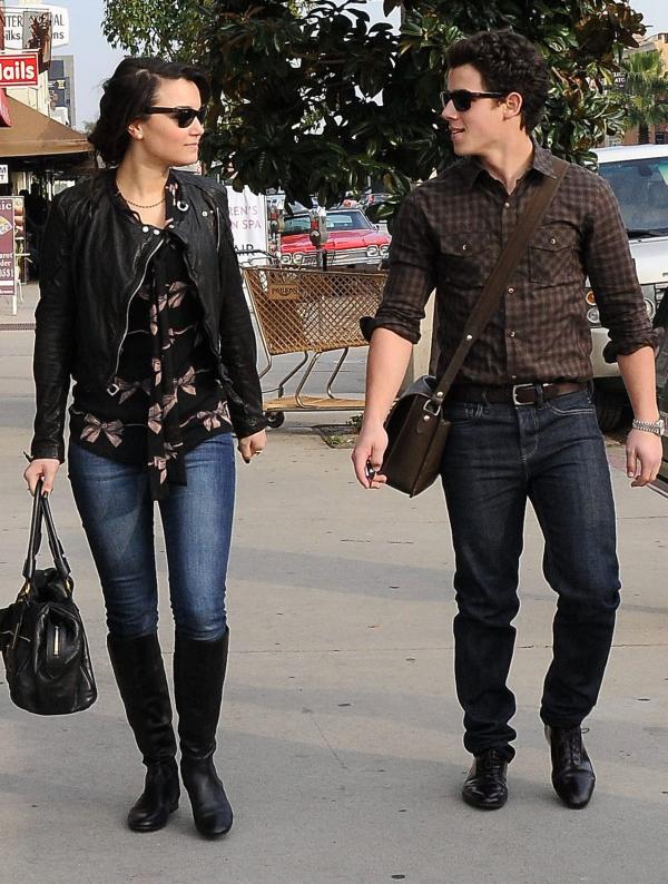 The Jonas Blog Nick Jonas, Samantha Barks y Joe Jonas en LA