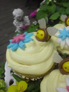 Bee Happy Cupcakes