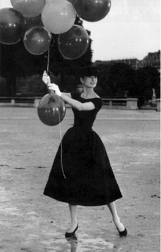 [audrey+with+balloons.jpg]