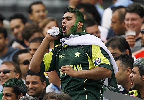 [Pakistani+fans+had+plenty+to+cheer+as+their+team+had+a+genuine+chance+of+beating+the+in-form+side+of+the+tournament-747185.jpg]