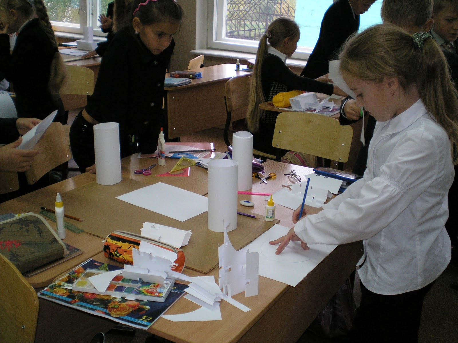 ИЗО и черчение: ИЗО в 4 Б классе