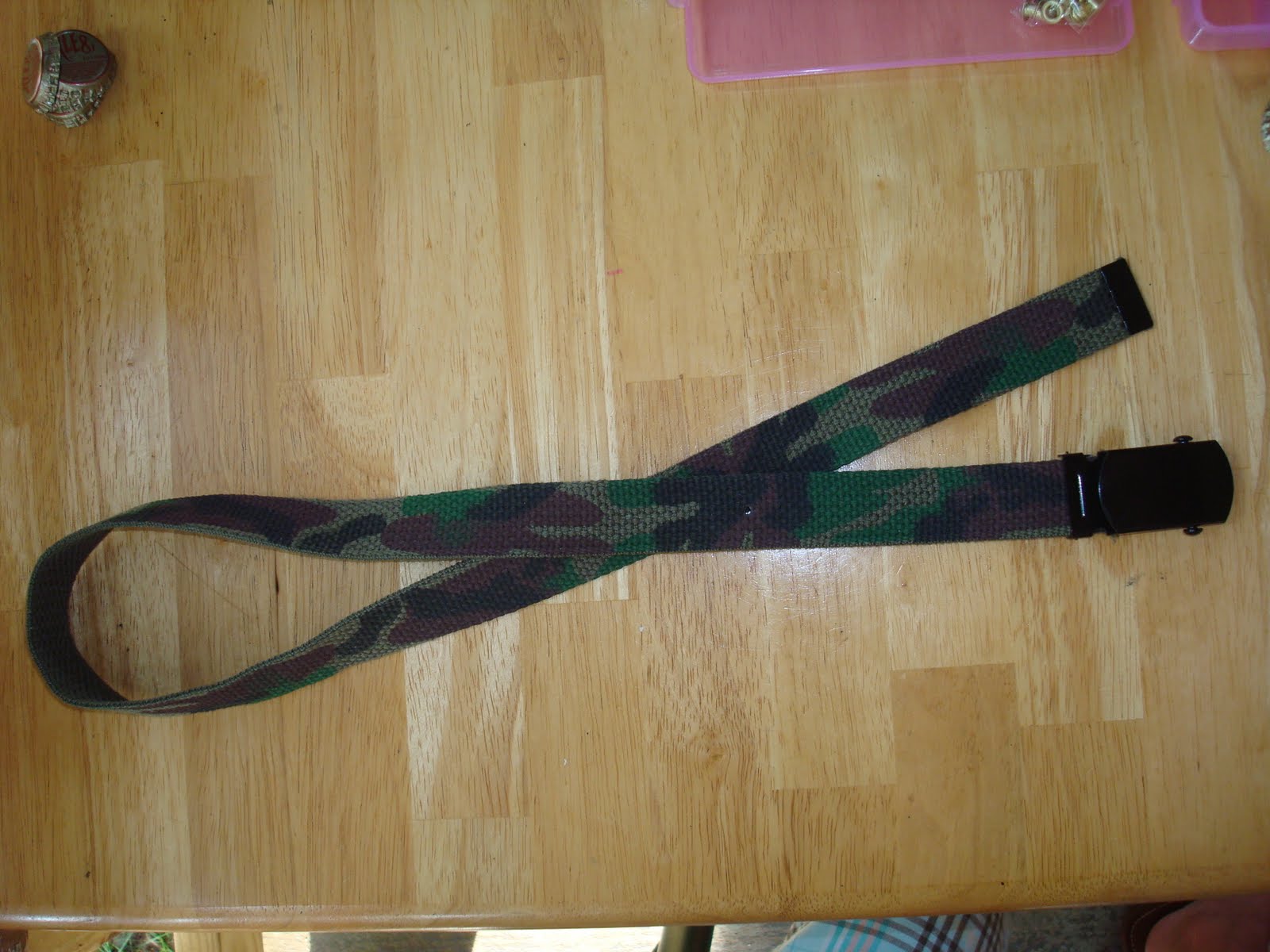 all things pink & crafty... Bottle cap belts