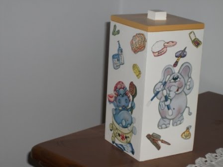 caixa grande para discos desmaquilhantes ou produtos de higiene