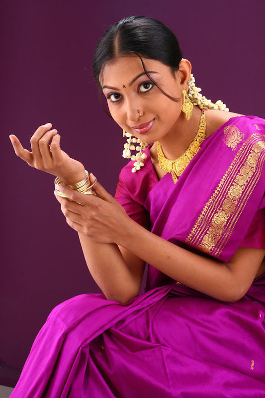 South Indian Cinema Actress: Hot Actress Karishma