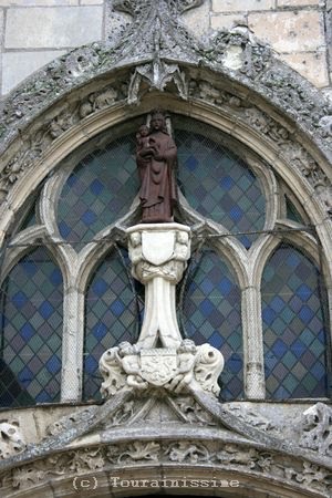 [La+Ville-aux-Dames+Eglise+Notre-Dame+statue.jpg]