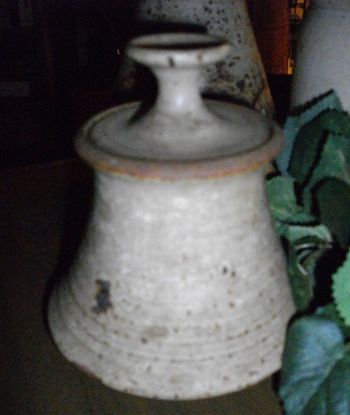 [Old+Stoneglaze+Pottery+Jar+w+Lid.JPG]
