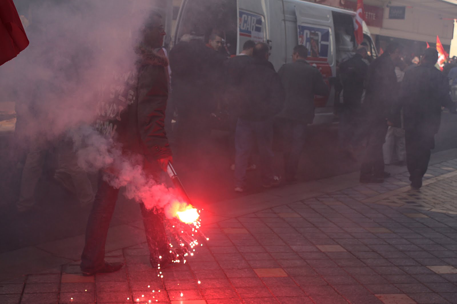 Tout Part En Fumee Rat des villes: Quand tout part en fumée... les enfants s'amusent.
