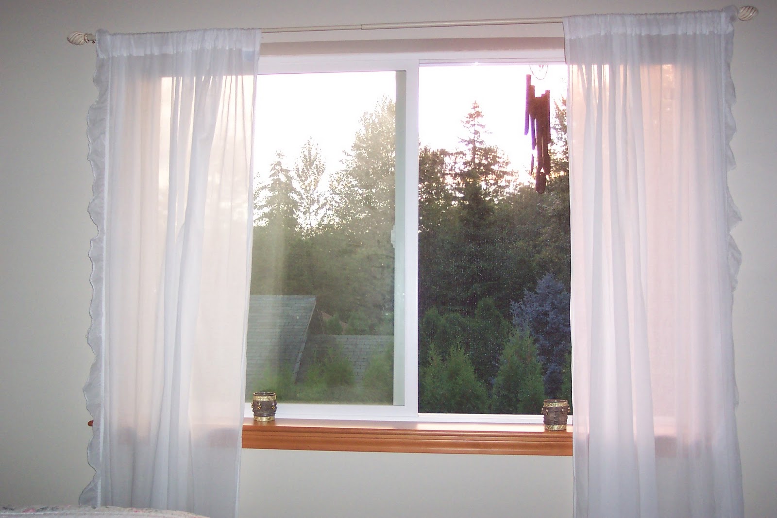 Tres Chic Homes Flowy White Curtain