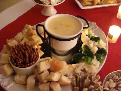 Forum Image: http://4.bp.blogspot.com/_bQUAptnxUsk/SVjhREuVmdI/AAAAAAAAAwo/4i3HdB5tzXE/s400/Cheese+Fondue.JPG