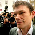 Gary McKinnon signs confession to avoid hacking extradition