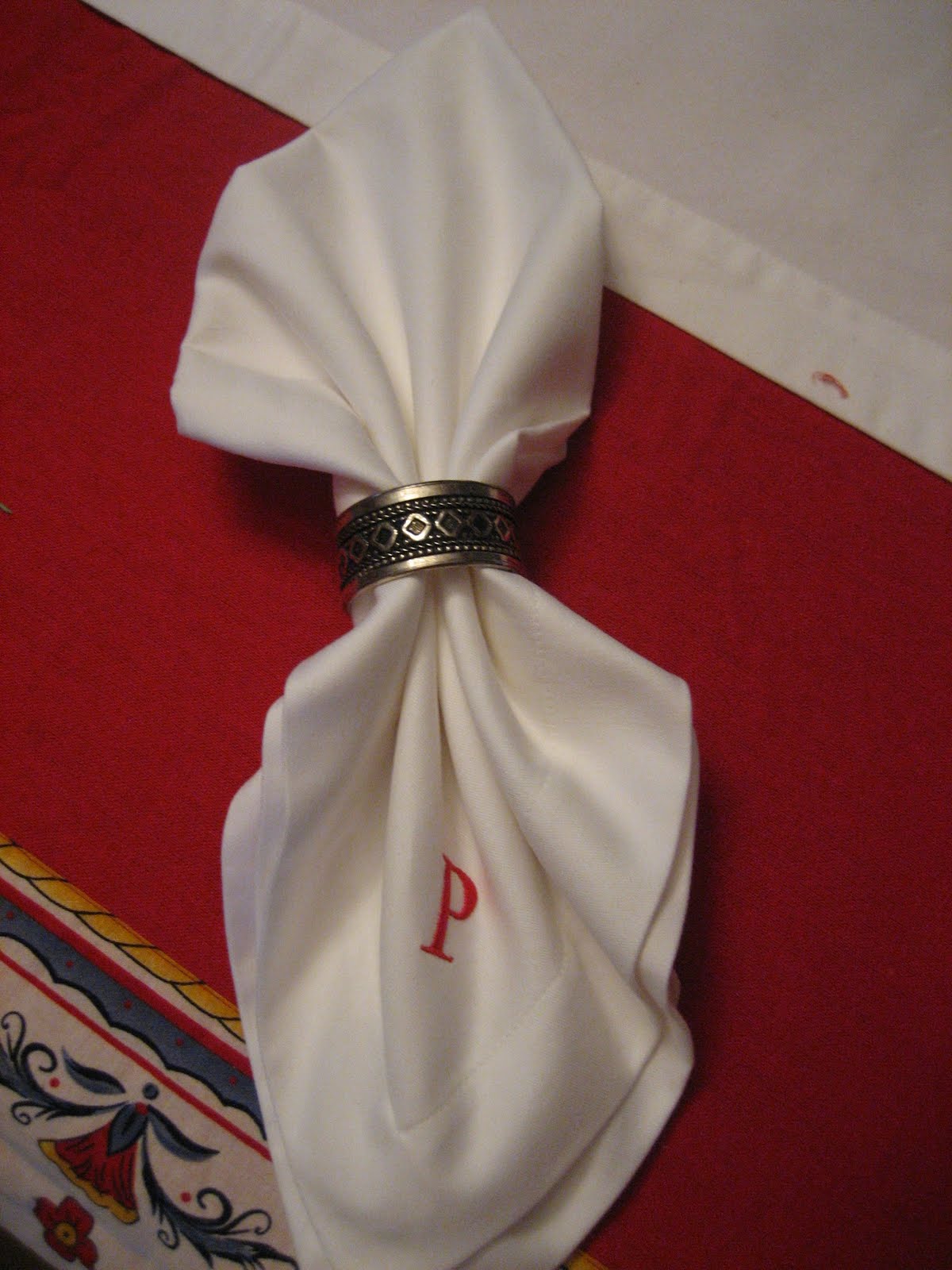 Le Beau Paon Victorien Napkin Folding Tutorial