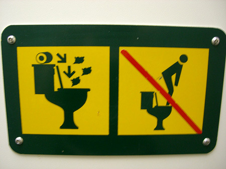 [a96744_funny-sign-toilet-superman.jpg]