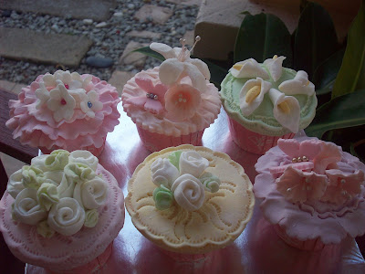 sweety-yummie-cupcakeyummy-in-the-tummie-sweety-flower-garden