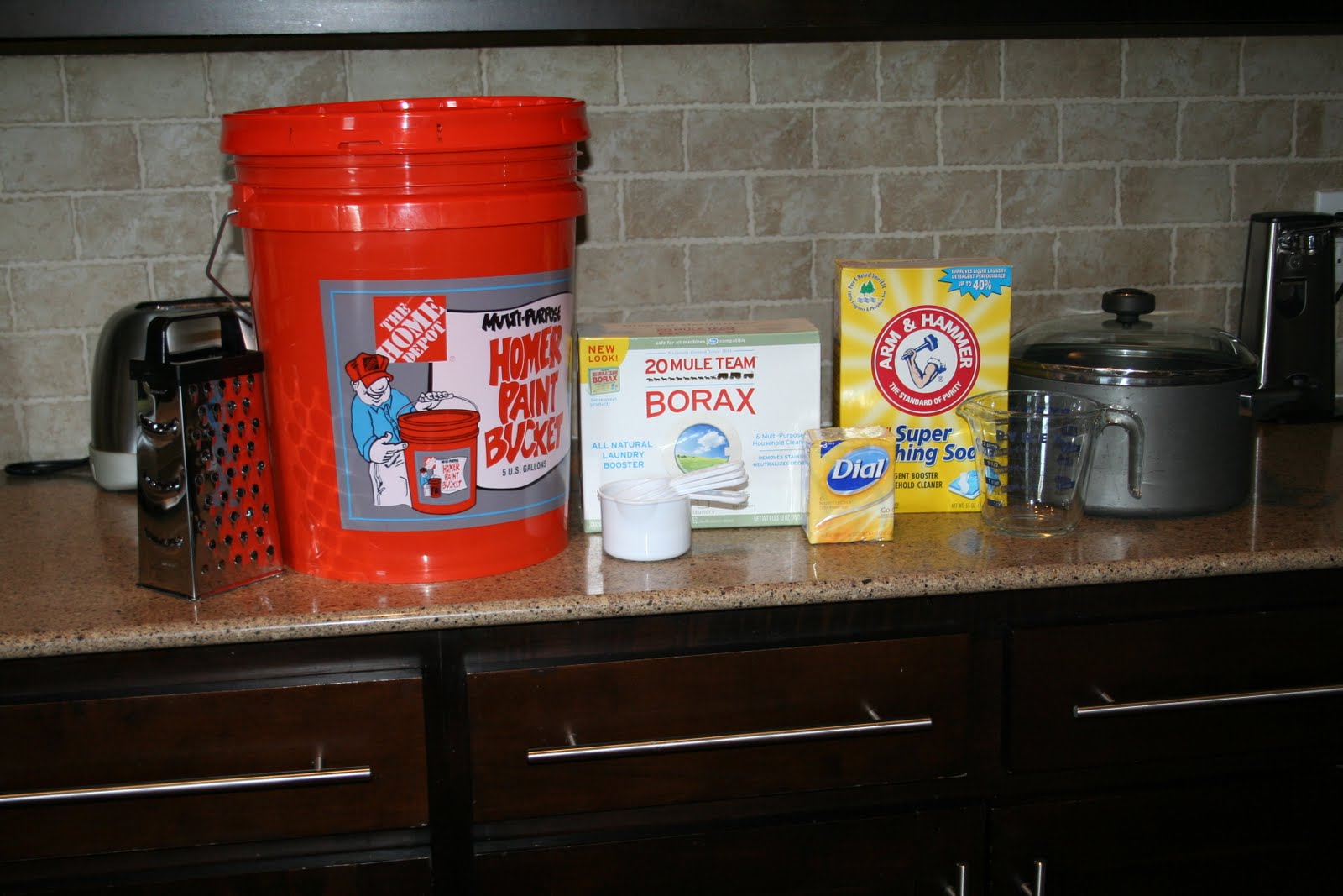 BANANAS & BEES The Laundry Detergent Experiment