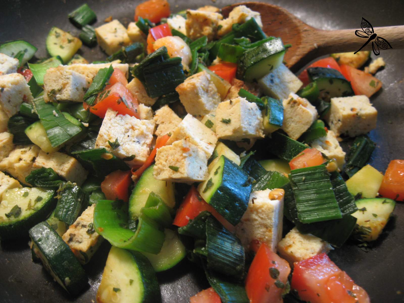 Libellule et ses spatules Casserole de tofu aux herbes