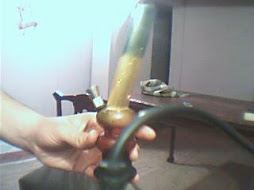 Me Bong ina Me Hand