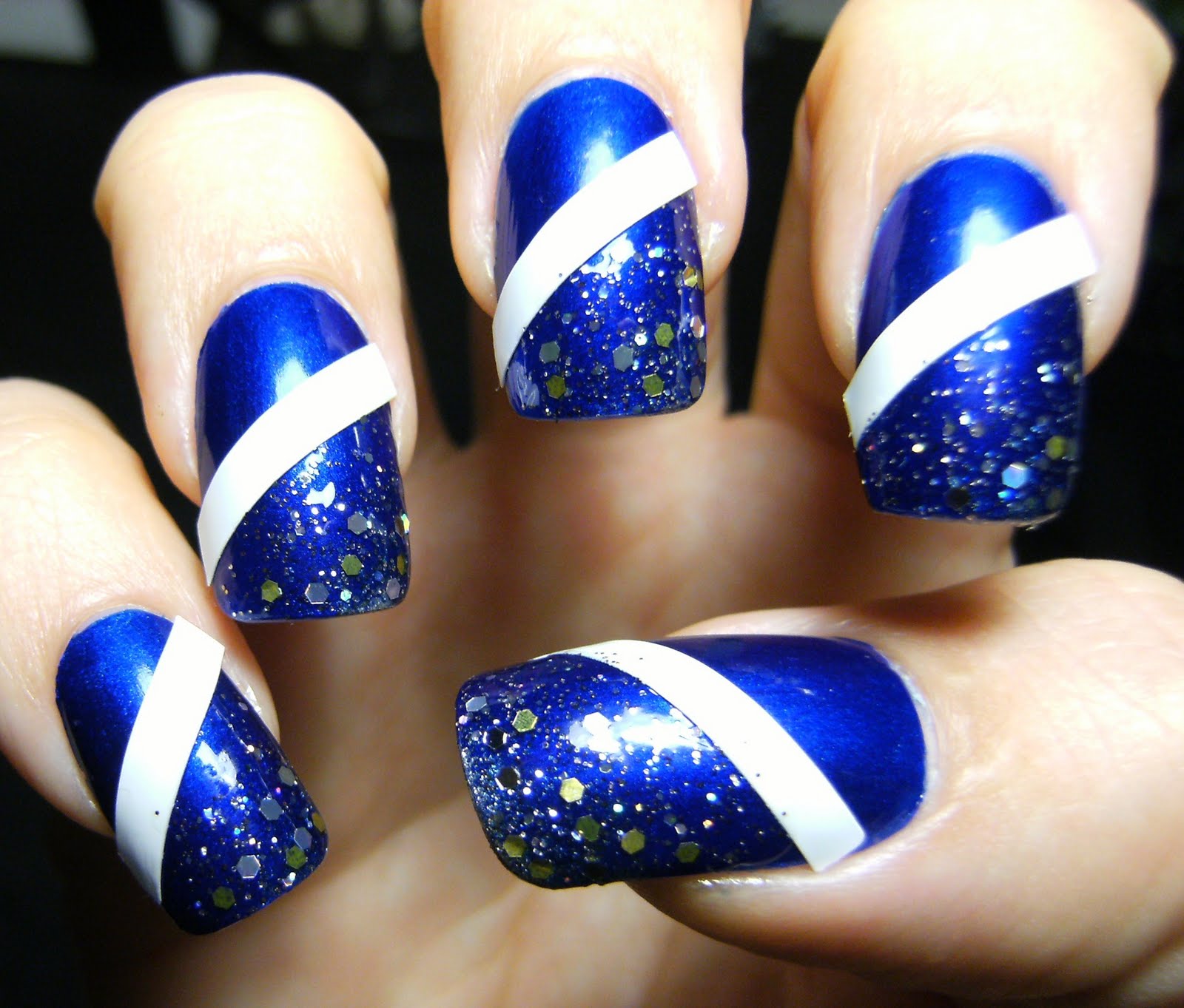 [TORONTO+BLUE+WITH+GLITTER+---D+EEZ-NAILZ----+(6).JPG]