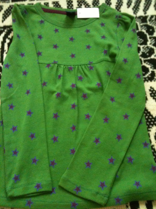 Gap Green Star(size : s suitable for 6-7 y)