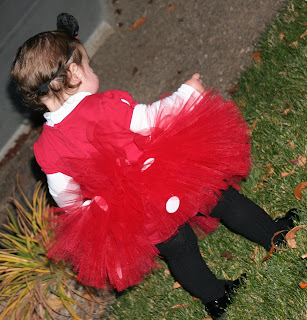 Mom Ditties****: DIY Costumes: Daisy Duck & Minnie Mouse