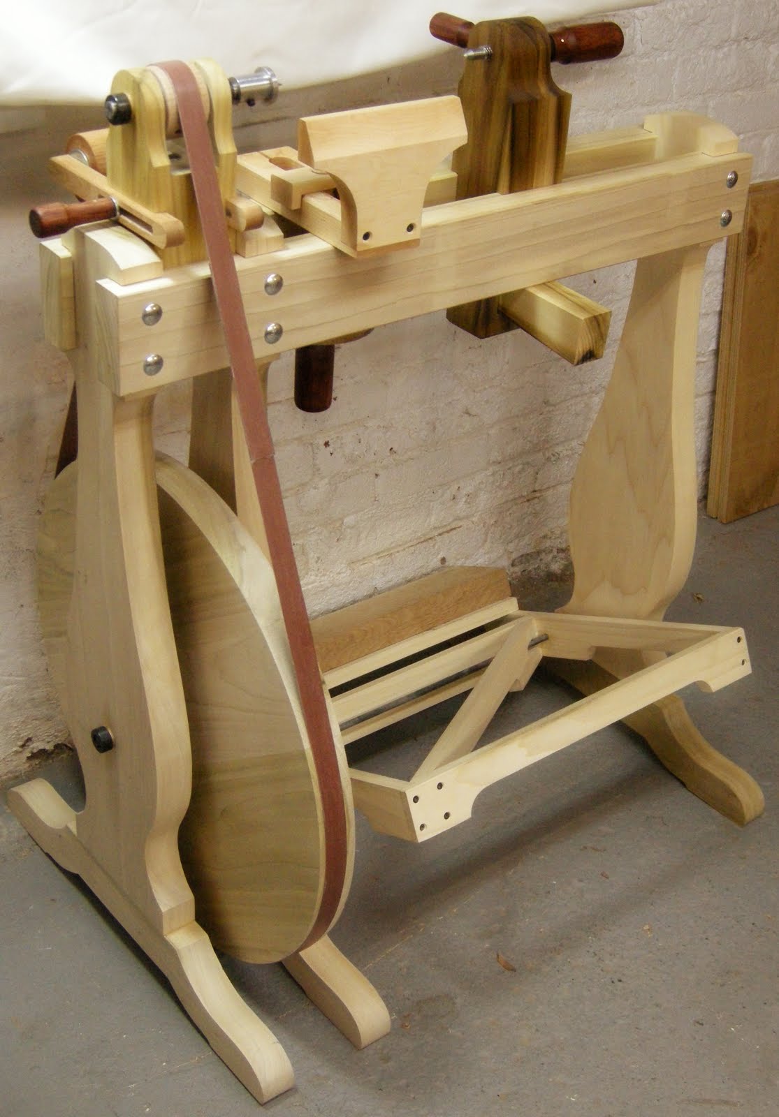 [treadle+lathe+1.jpg]