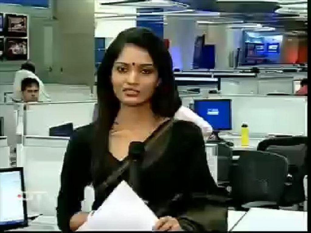 Celebs Exposure Hotandslim Newsreader Of Ndtv India Pooja