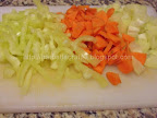 Pilaf de orez cu legume preparare reteta - ceapa, ardeiul si morcovul tocate