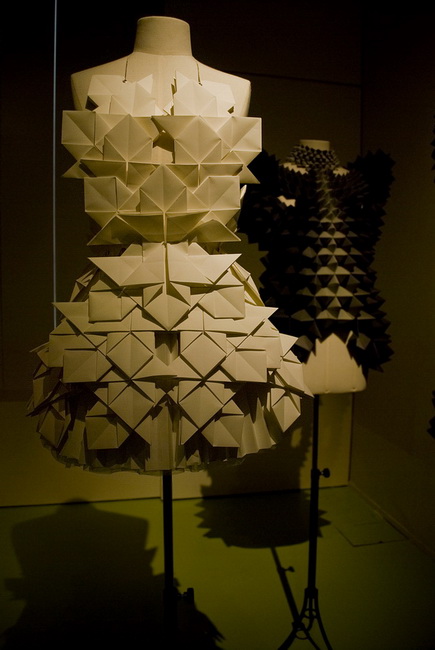 Unfolding Fashion & Design: Paper Exhibit