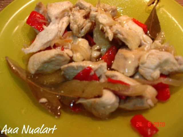  POLLO EN ESCABECHE 