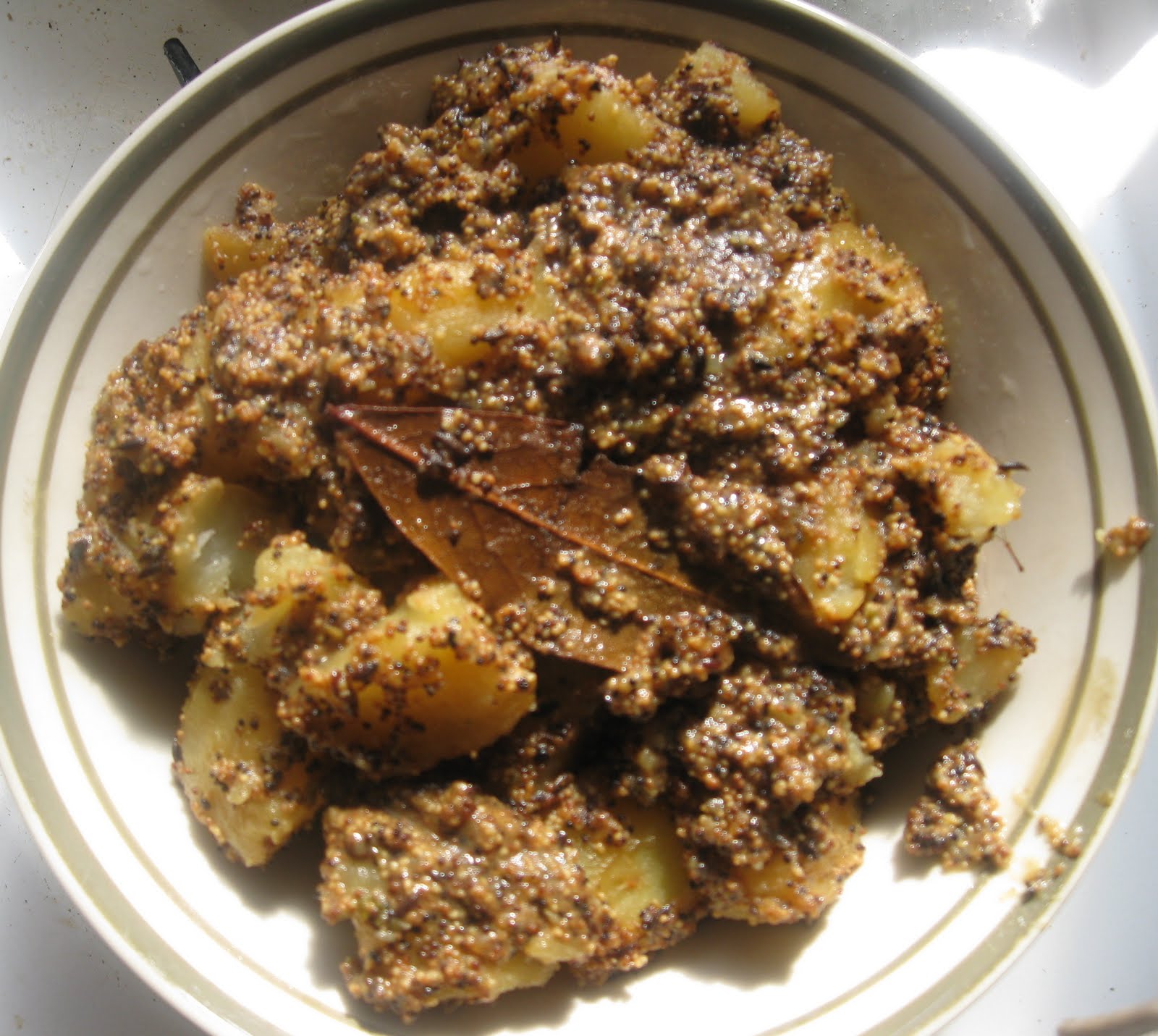 Sauce (The Food Blog) Aloo Posto (Potatoes in Poppy Seed Paste)